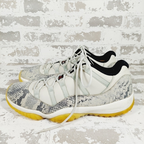 Nike Jordan 11 Retro Low Light Bone Snakeskin Lace Up Athleisure Sneakers A548 - Picture 1 of 10